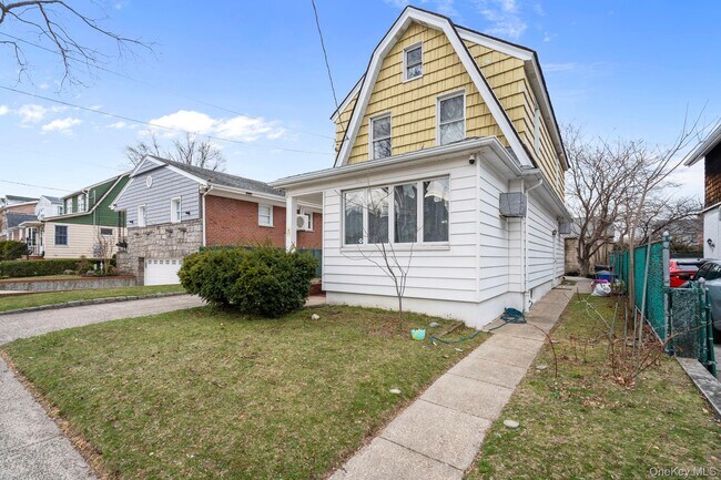 Foto del edificio - 14-28-28 156th St