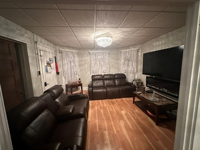 Entertainment Room - 110 Florence Ct