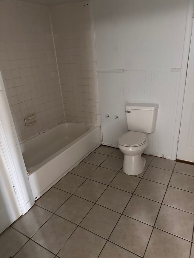 Foto del edificio - 3-Bedroom 2-Bath Home w/ Screened in Porch in Niceville