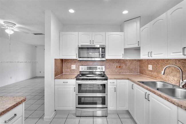 Foto del edificio - 4 br, 2 bath House - 601 N 64th Ter