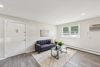 Building Photo - 1019 Wharton Dr