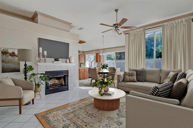 Foto del edificio - 5803 Lakeway Ct