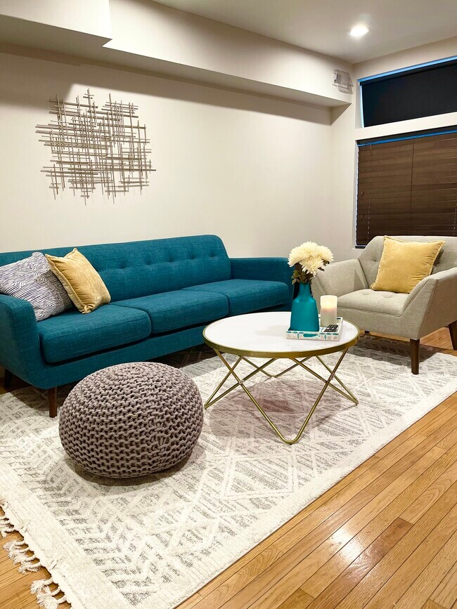 Living room on ground floor. - 409 S Wolfe St