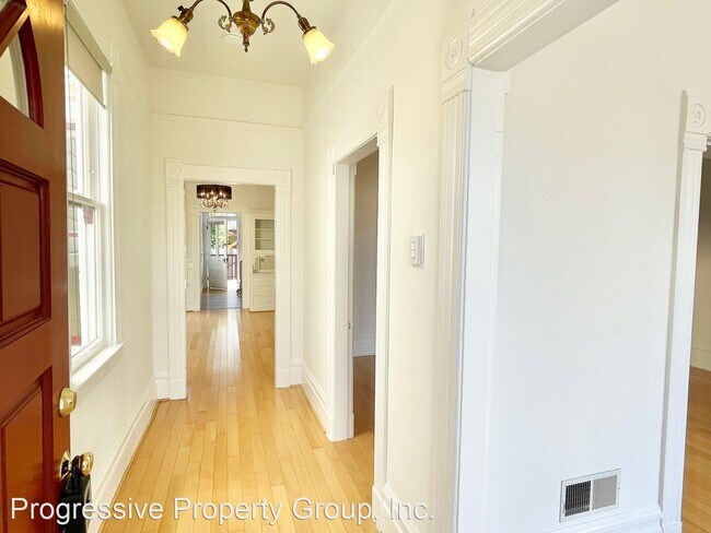 Building Photo - 2 br, 1.5 bath House - 161 Prospect Avenue