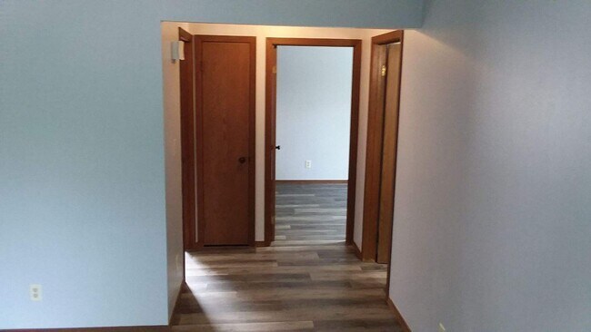 Hall - 3618 N 20th Pl
