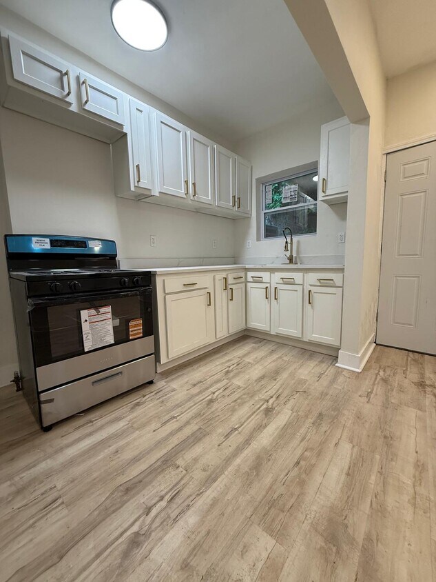 Foto principal - 230 Wick St