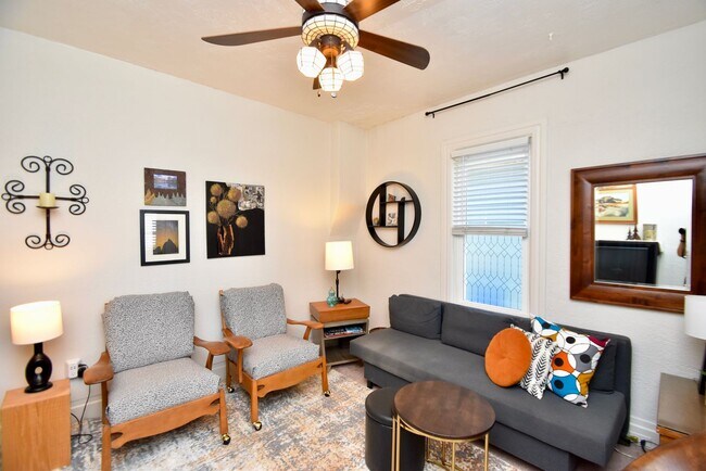 Foto del edificio - Cute 2 Bed 1 Bath Home in Salt Lake City!