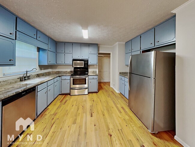 Foto del edificio - 594 Banks Rd E