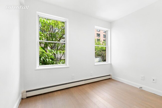 Building Photo - 205 E 117th St