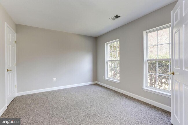 Foto del edificio - 441 Leaning Oak St