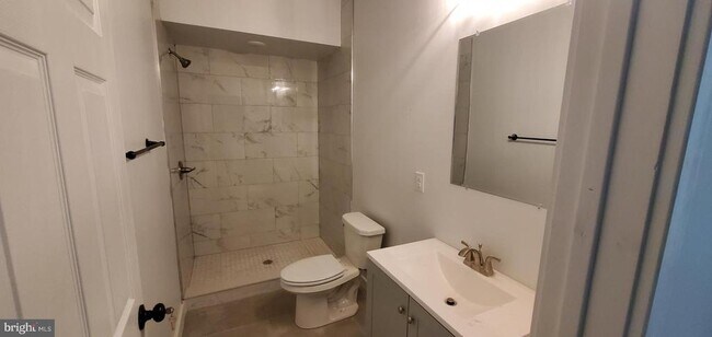 Foto del edificio - 2036 Germantown Ave