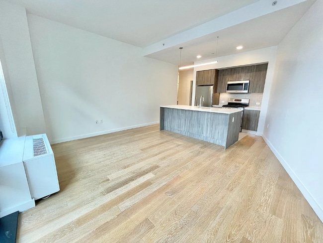 Building Photo - 41-07 Crescent St