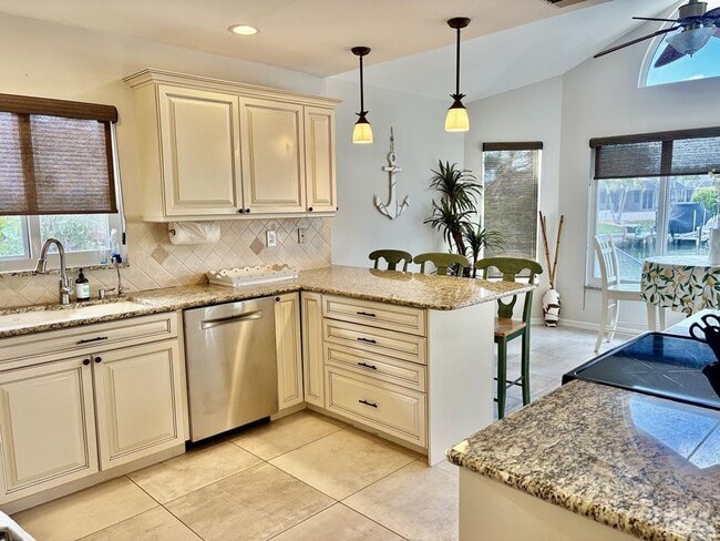 Building Photo - Home