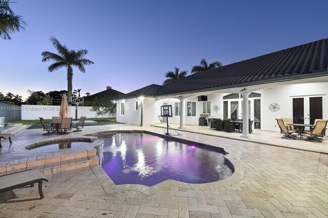 Building Photo - 9700 SW 58th St
