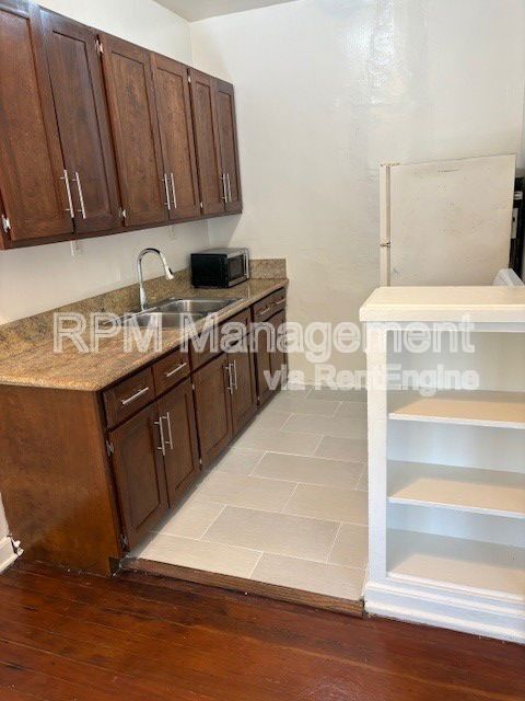 Building Photo - 1523 N Mccadden Pl
