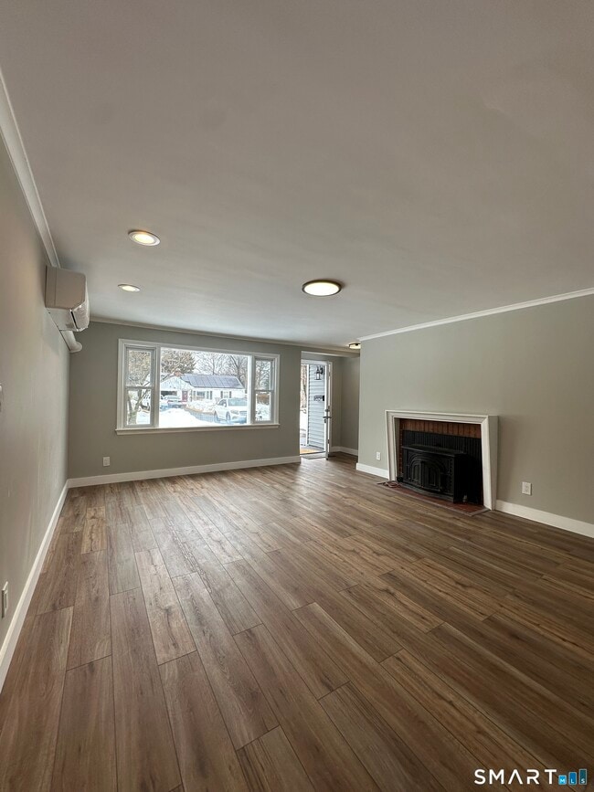 Building Photo - 11 Fyler Dr