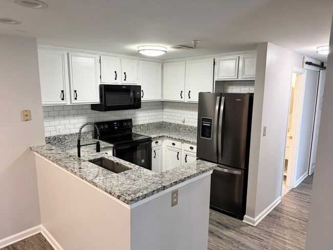 Building Photo - STAFFORD RENOVATED CONDO