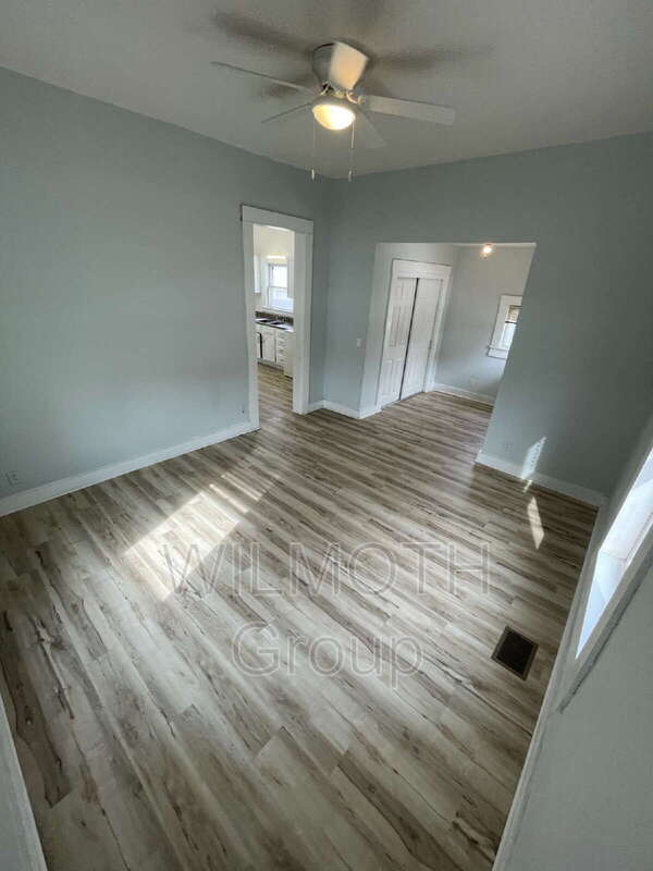 Foto del edificio - 610 S Gallatin St