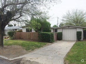 Building Photo - 27340 Avenue 13