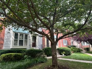 Building Photo - 4847 Chevy Chase Dr