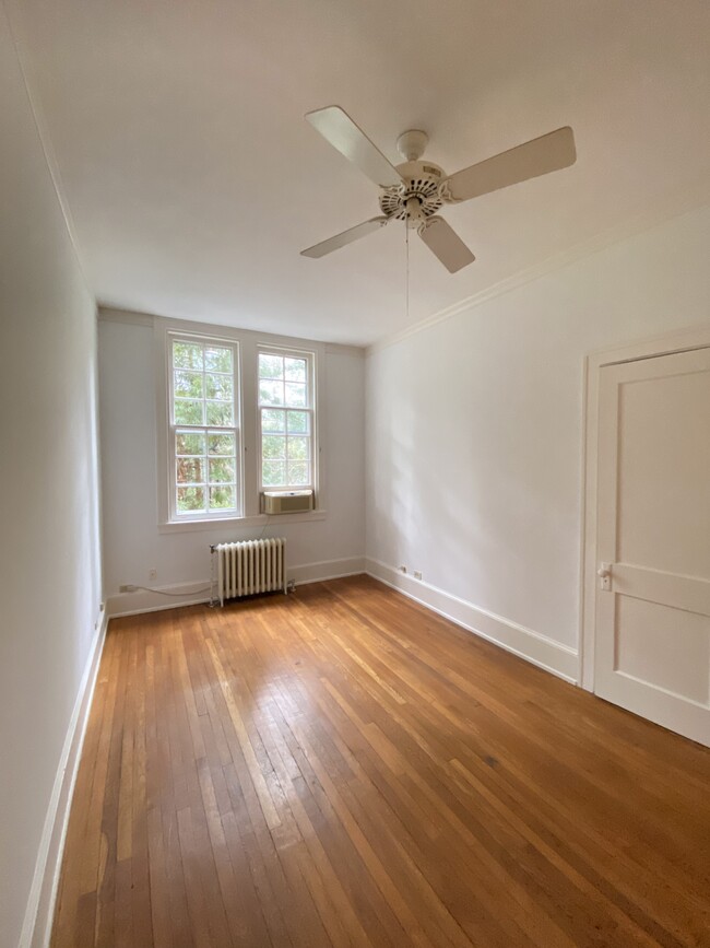 Building Photo - 3039 Macomb St NW