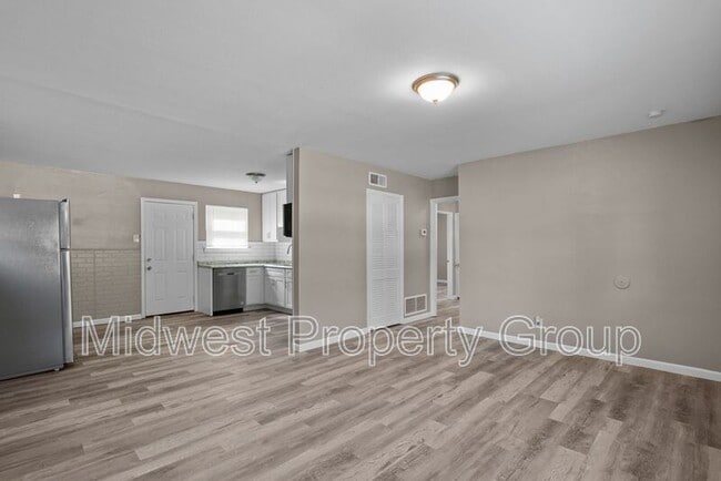 Building Photo - 23 Juno Dr