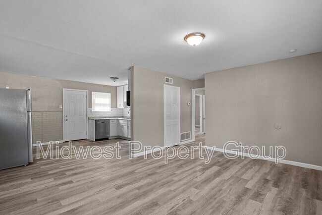 Foto del edificio - 23 Juno Dr