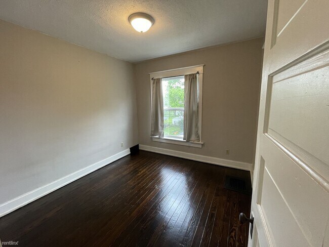 Building Photo - 3 br, 1 bath House - 3427 1/2 State St