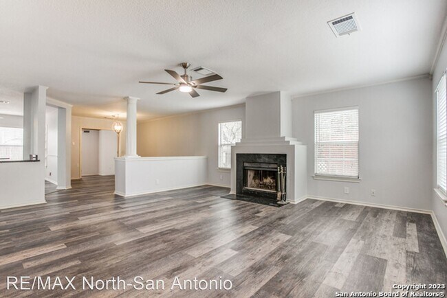 Building Photo - 4 br, 2.5 bath House - 7531 Rainlilly Cove