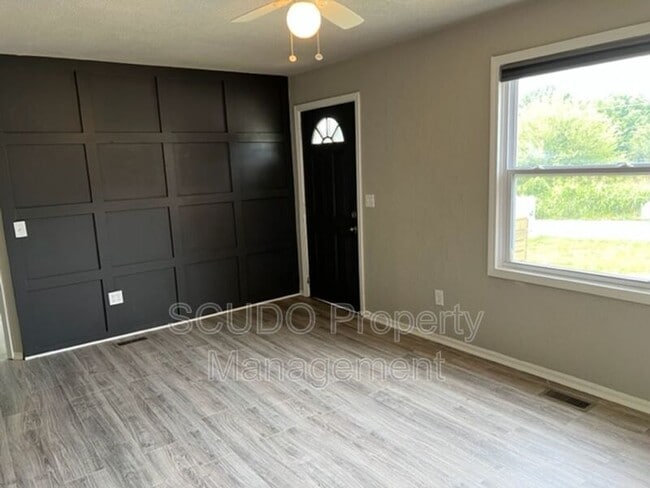 Foto del edificio - 623 N Highland Dr