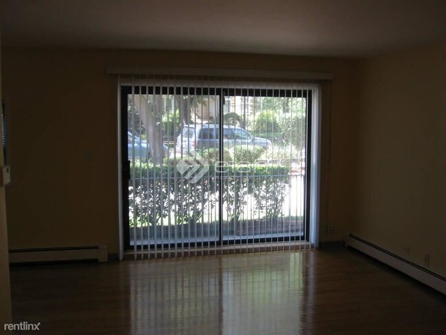 Building Photo - 1 br, 1 bath  - 7255 N Ridge Apt 103 Unit 103