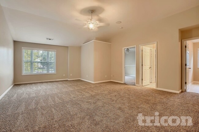 Building Photo - 341 Revolution Dr