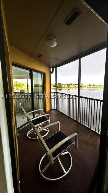 Building Photo - 15545 Miami Lakeway N