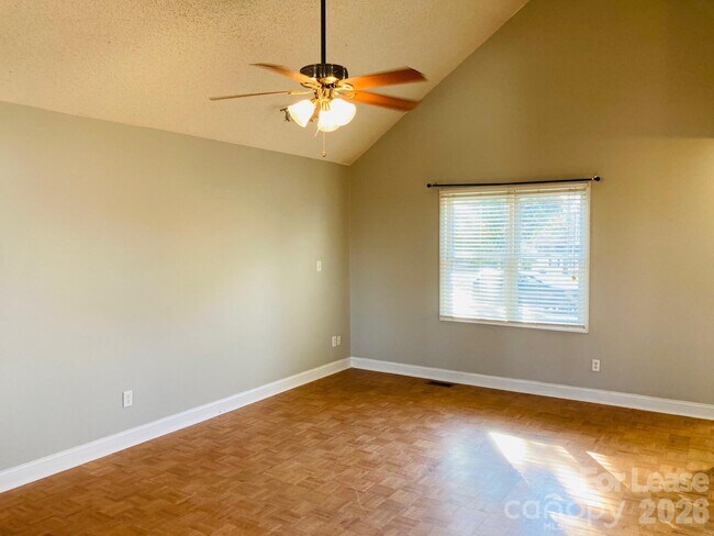 Building Photo - 7781 Red Robin Trail