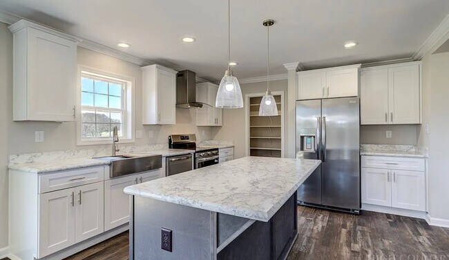 Foto del edificio - 1052 Halsey Knob Rd