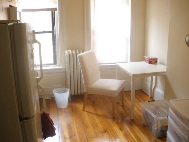 Foto del edificio - 533 Newbury St