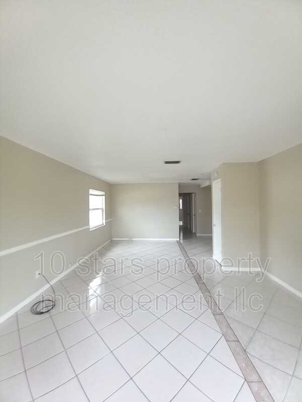 Foto del edificio - 6881 59th Way N