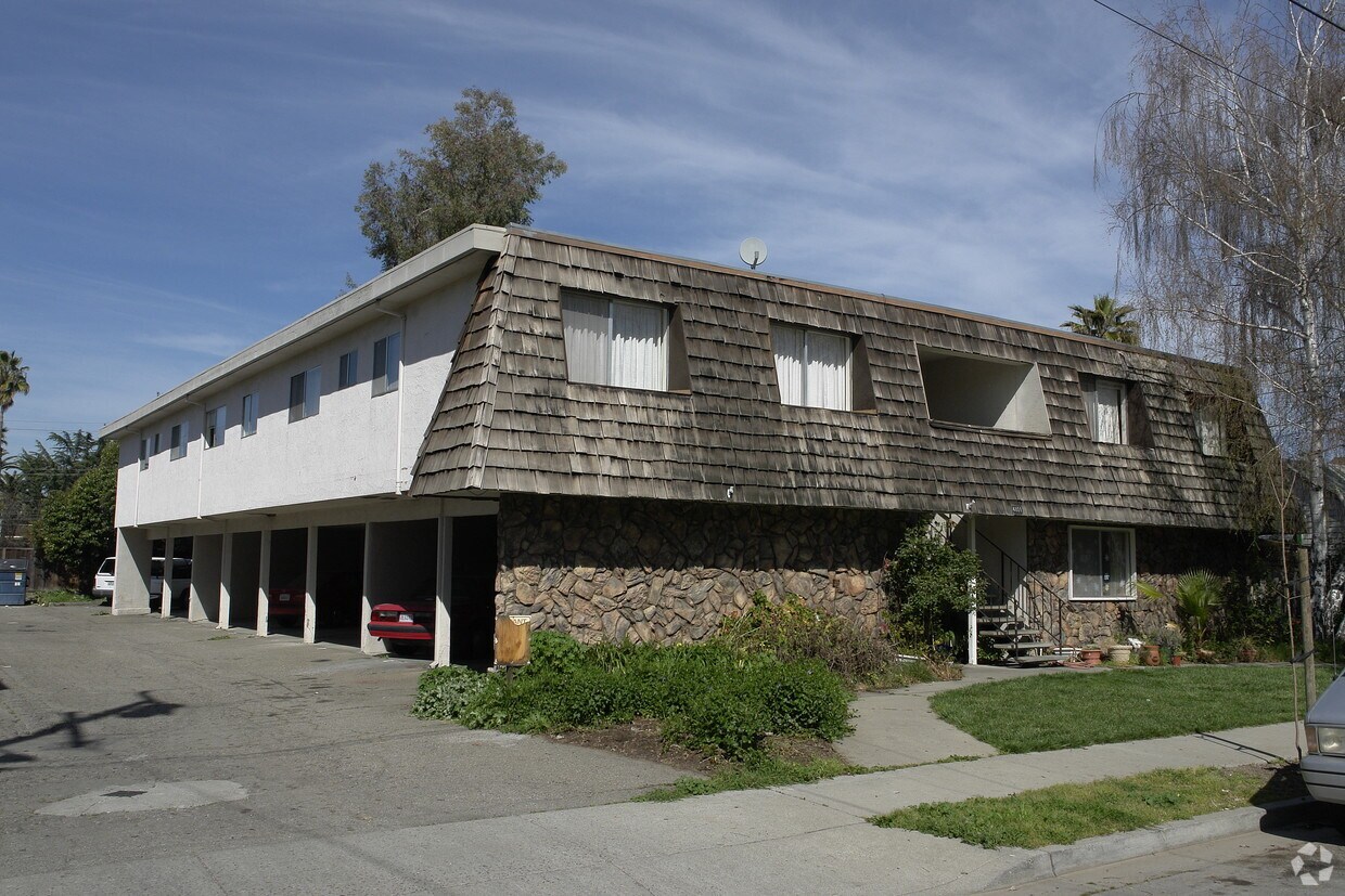 Primary Photo - 4801 Harrison St