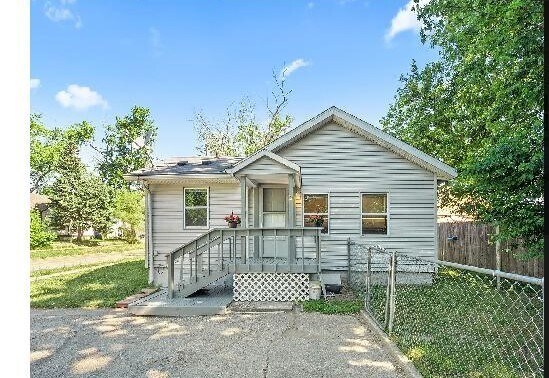 Building Photo - 1073 La Salle Ave