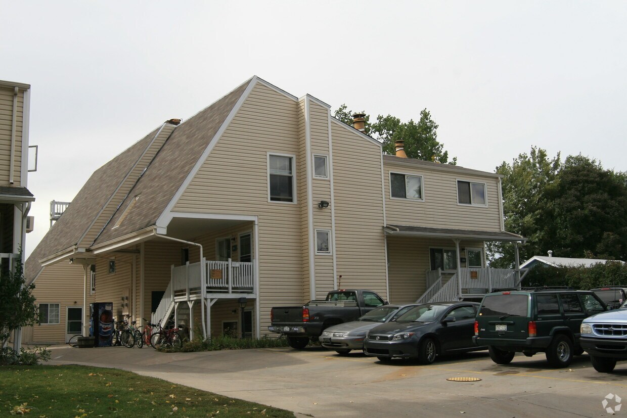 Foto principal - Campus West Condominiums