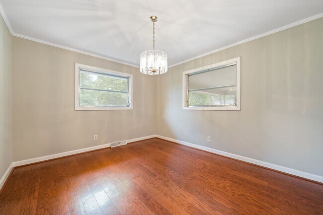 Foto del edificio - Beautiful 3-Bedroom Ranch Style Family Home with LARGE Fenced in Yard!