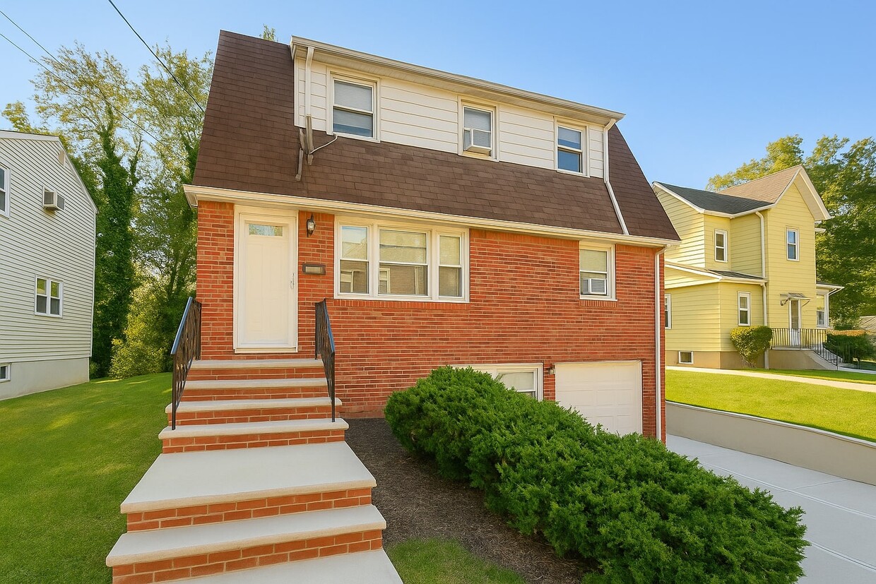 EXTERIOR MAIN - 11 Pilgrim Ct