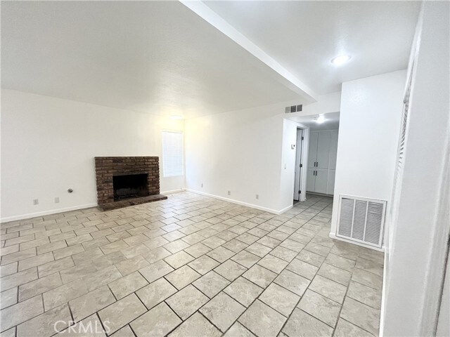Building Photo - 853 Douglas Ct