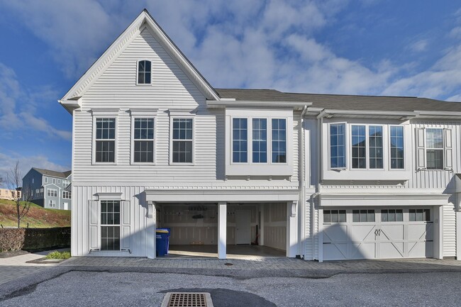 Building Photo - Beautiful Townhome in Arcona Community