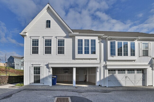 Foto del edificio - Beautiful Townhome in Arcona Community