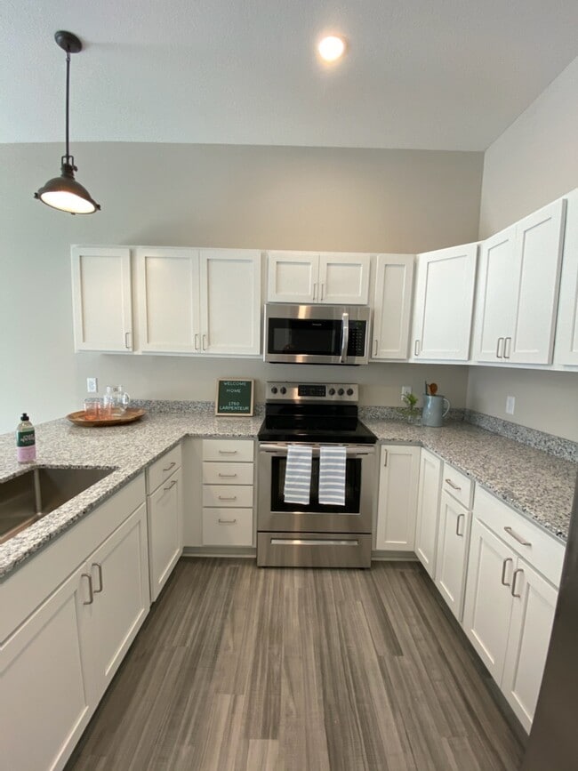 The Hendrickson 1750 Larpenteur Ave Falcon Heights, MN Apartments