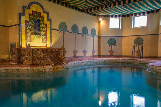 Foto del edificio - 2448 W Greenleaf Ave