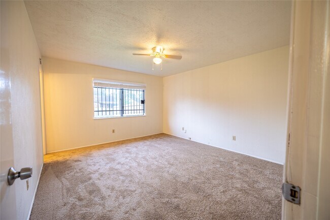 Foto del edificio - 14658 Flair Dr
