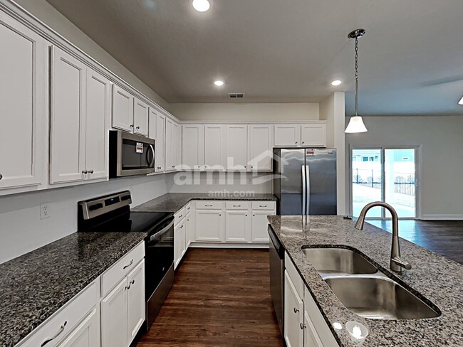 Building Photo - 152 Opal Way