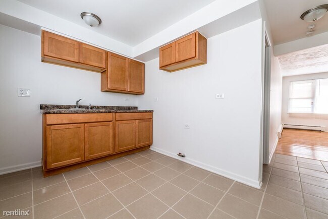 Building Photo - 2 br, 1 bath Apartment - 7929 S Ellis Ave